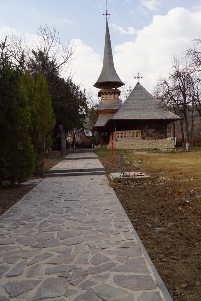 Bijuterii Prahovene I – Biserici, Conace, Muzee și Crame