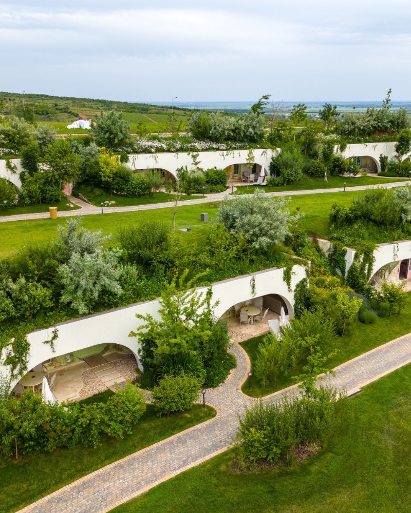 Explorează domeniul Casa Timiș cu bicicleta - Casa Timis Wellness Spa Resort Romania