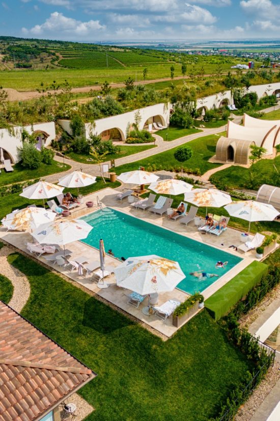 Cazare de lux - Cazare cu piscina - Cazare cu spa - Casa Timis